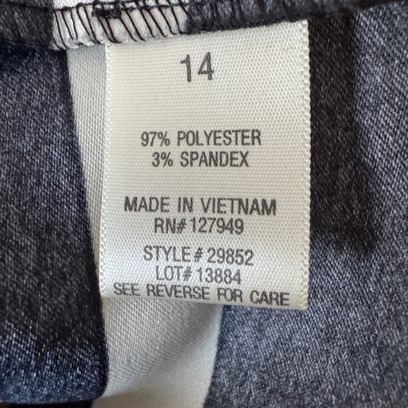 Sleeveless Belted Dress | Black - Multicolor | Size 14 | Emma & Michelle - Picture 5 of 5